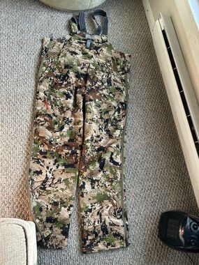 Sitka bibs